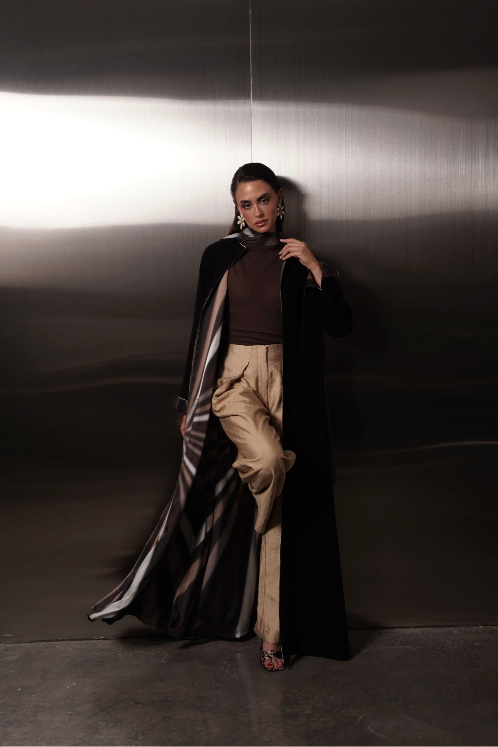 The Shadow / black on brown